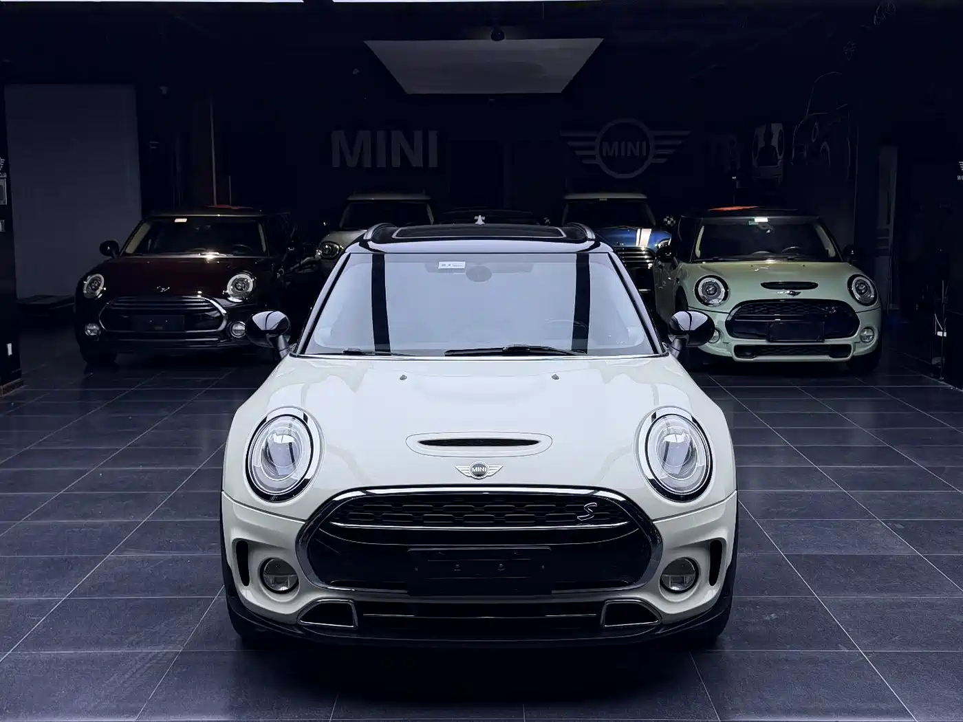 Фото 2 - MINI CLUBMAN