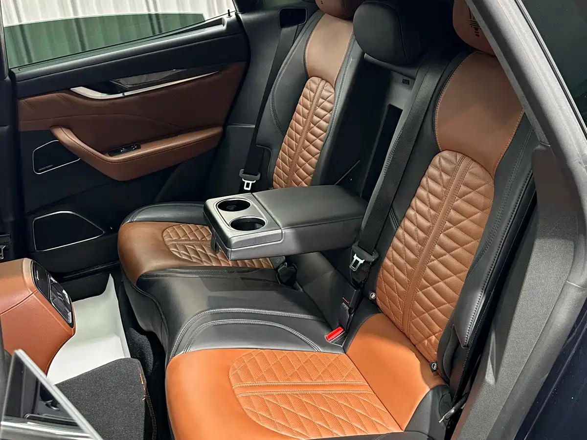 Фото 17 - Maserati Levante