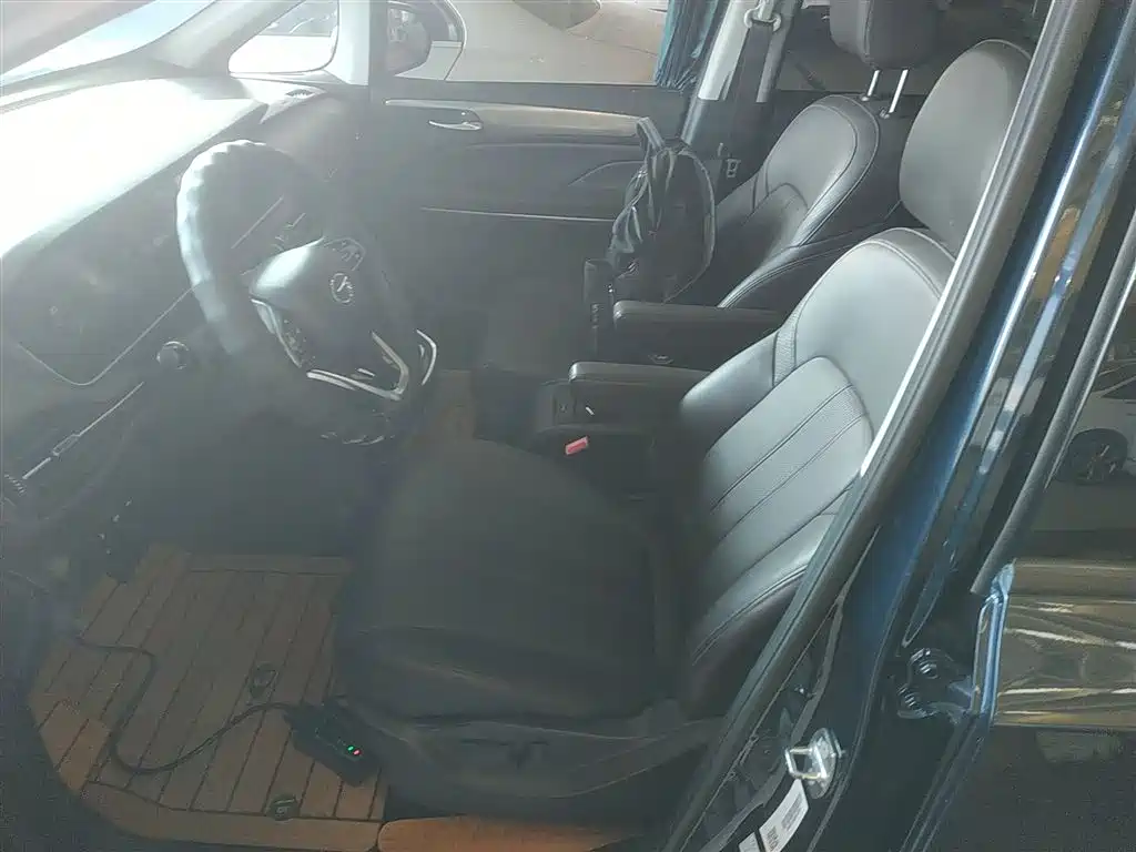 GAC Trumpchi Trumpchi M6 2019 270T DCT Prestige Edition (7-seater) (China VI) фото 15
