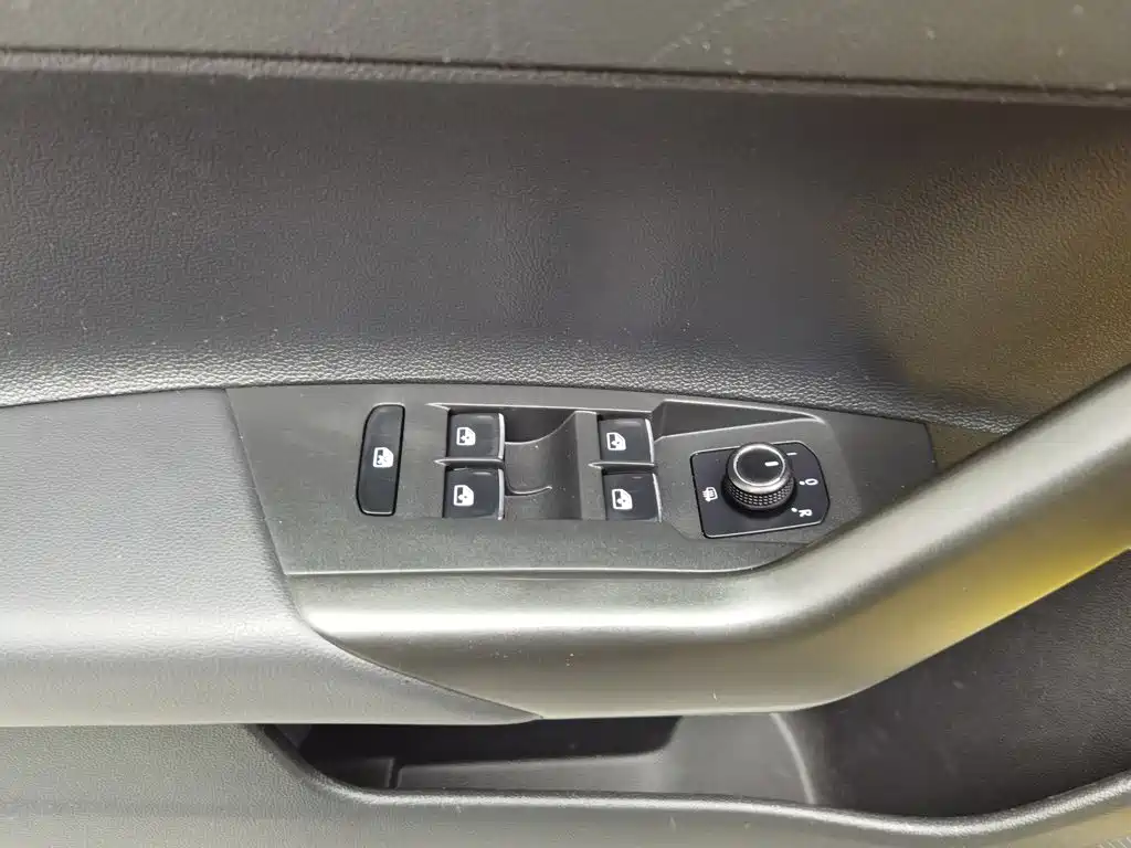 Фото 9 - Volkswagen Polo