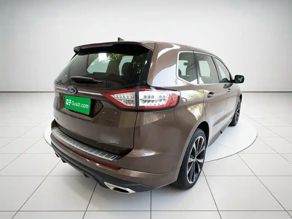 Photo 4 - Ford Edge