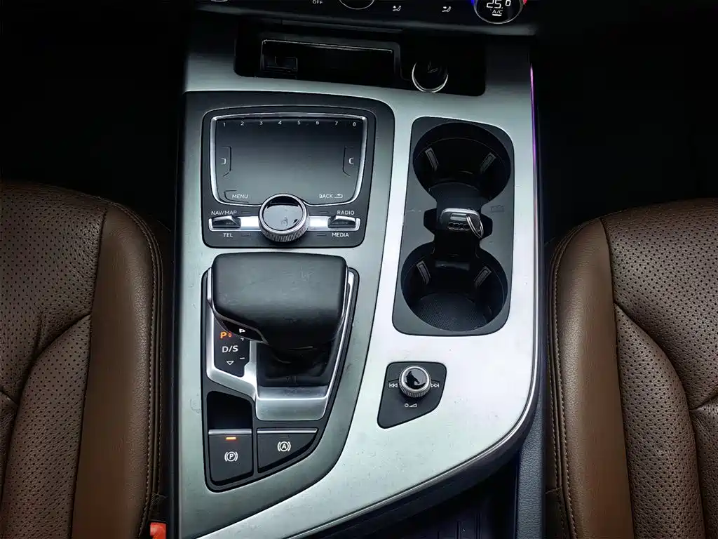 Audi Q7 2018 40 TFSI Comfort фото 16