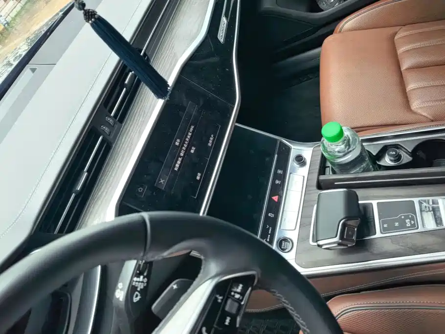 Photo 13 - Audi A6L