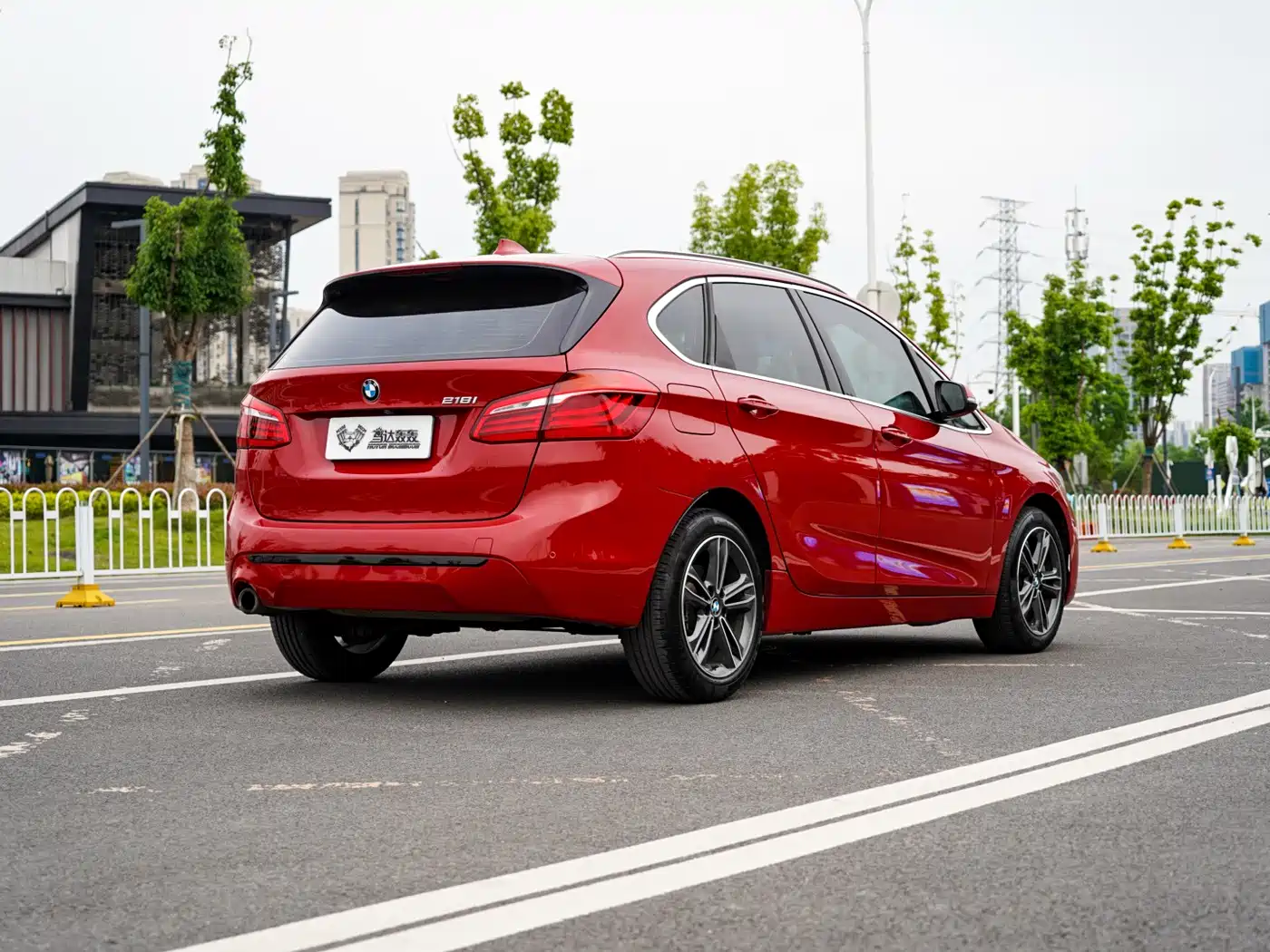 BMW 2 Series Touring 2019 218i Premium Sport Package фото 6