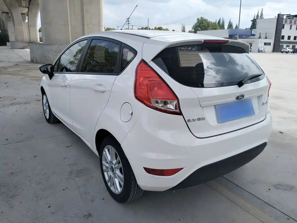 Ford Fiesta 2015 2013 Hatchback 1.5L Automatic Fashion
