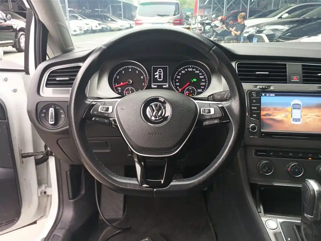 Volkswagen Golf 2016 230TSI Automatic Luxury фото 7