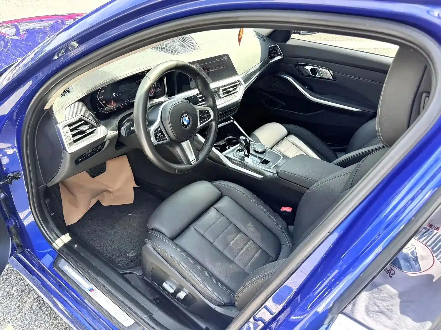 Photo 4 - BMW 3 Series