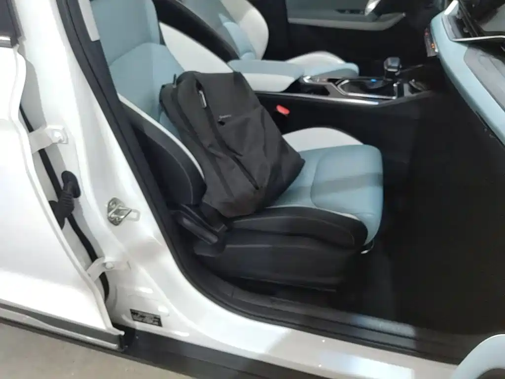 Geely Emgrand S 2022 2022 1.4T CVT Crossover Player