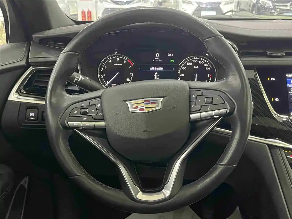 CADILLAC XT6