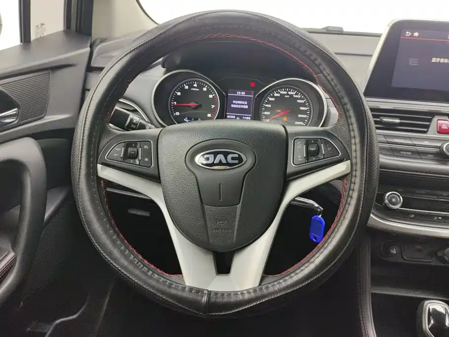 Фото 15 - JAC Refine S3
