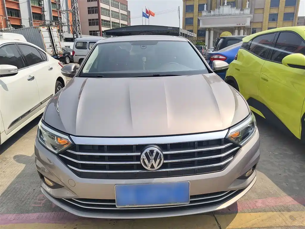VOLKSWAGEN SAGITAR