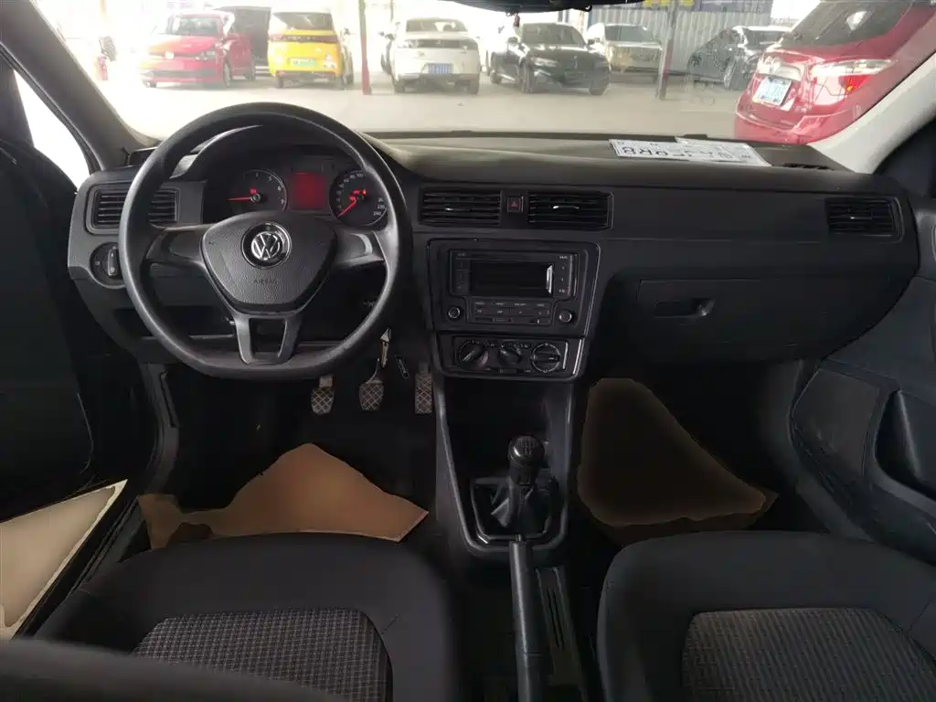 Volkswagen Santana 2016 1.6L Manual Trend Edition фото 6