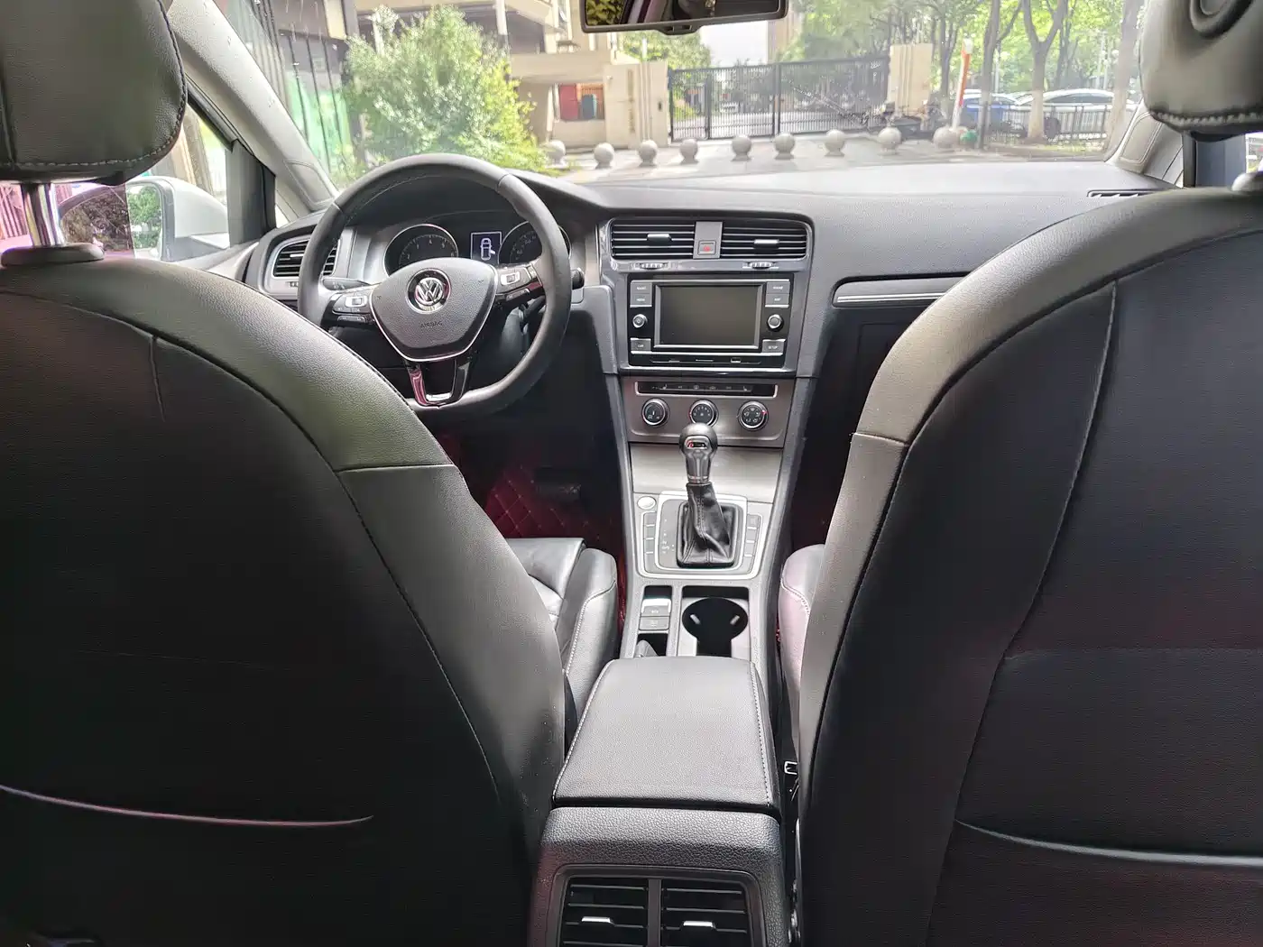 Фото 8 - Volkswagen Golf