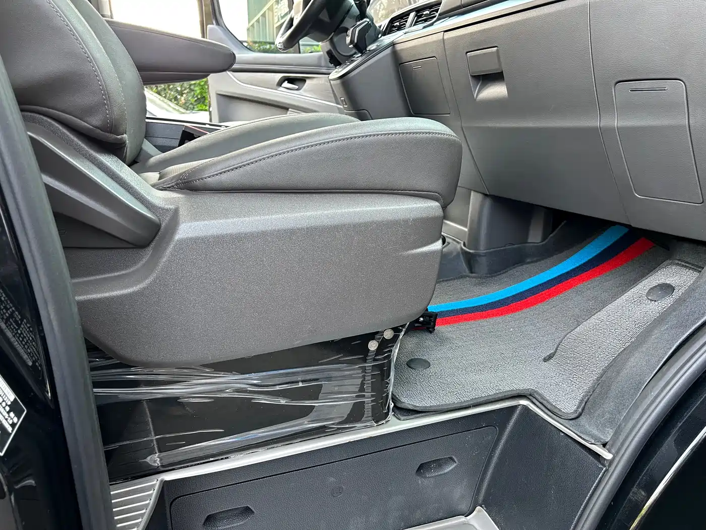 Ford Tourneo 2023 2.0T Automatic Premium Edition фото 14