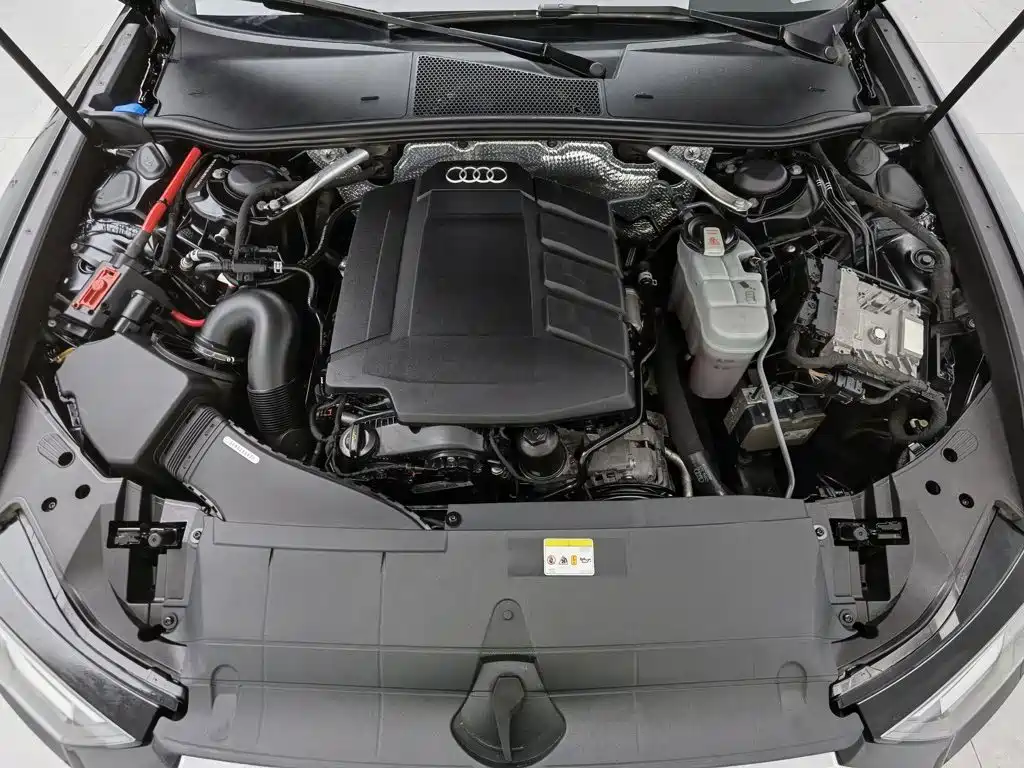 Фото 6 - Audi A6L