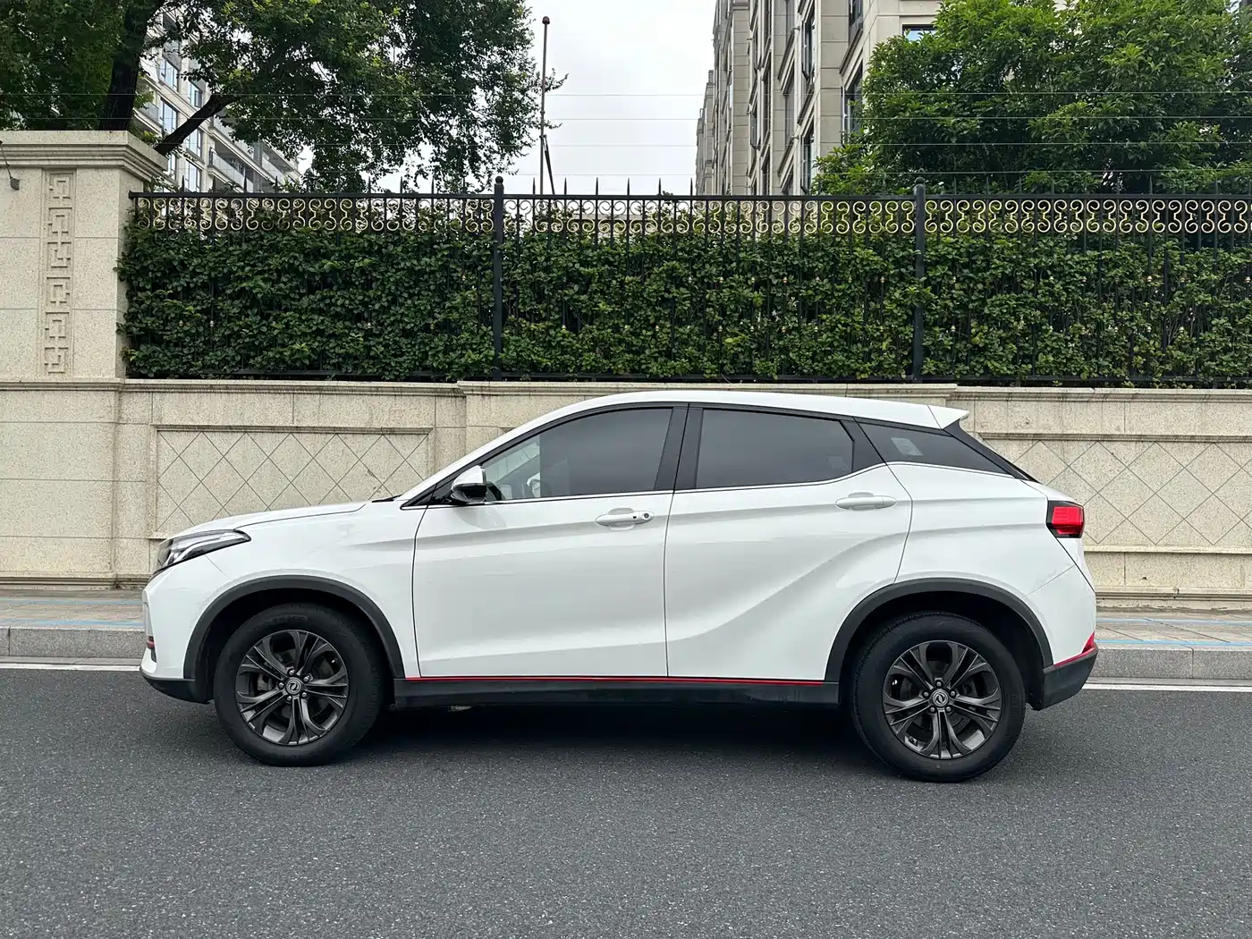Dongfeng Fengguang Fengon 500 2021 2021 1.5L CVT Premium