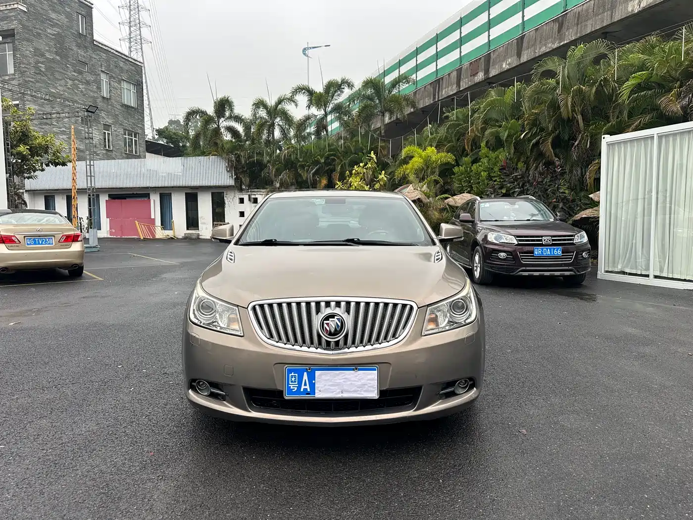 Buick LaCrosse 2010 2.4L Luxury фото 2