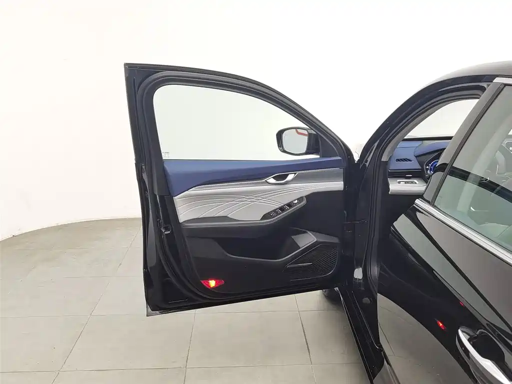 GEELY AUTOMOBILE XINGRUI