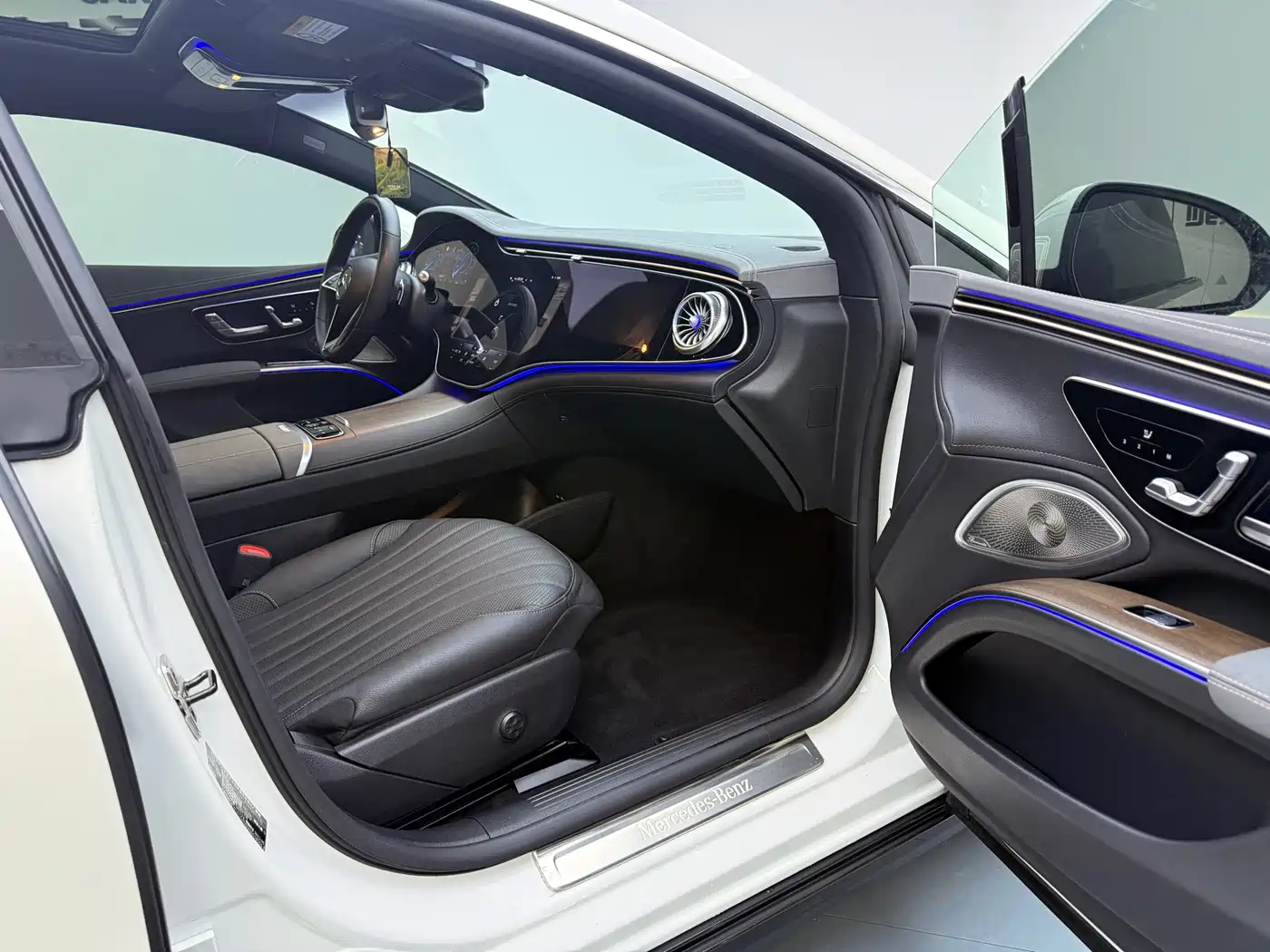 Mercedes-Benz EQS 2022 Model Year Facelift 450+ Pioneer Edition фото 16