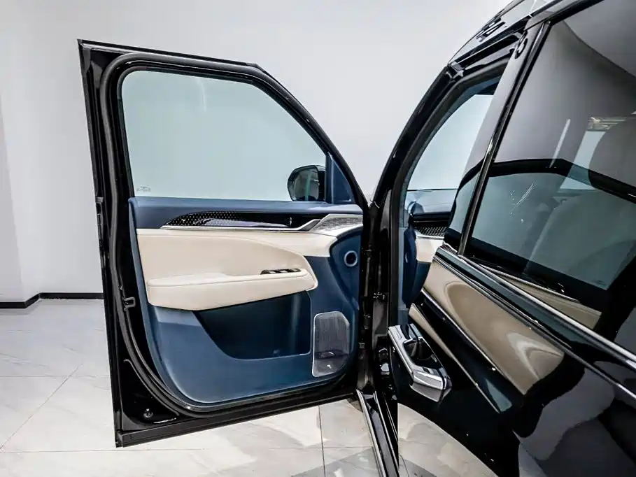 ZEEKR 009 2025 2024 7-Seat Aisle AWD Version 108kWh