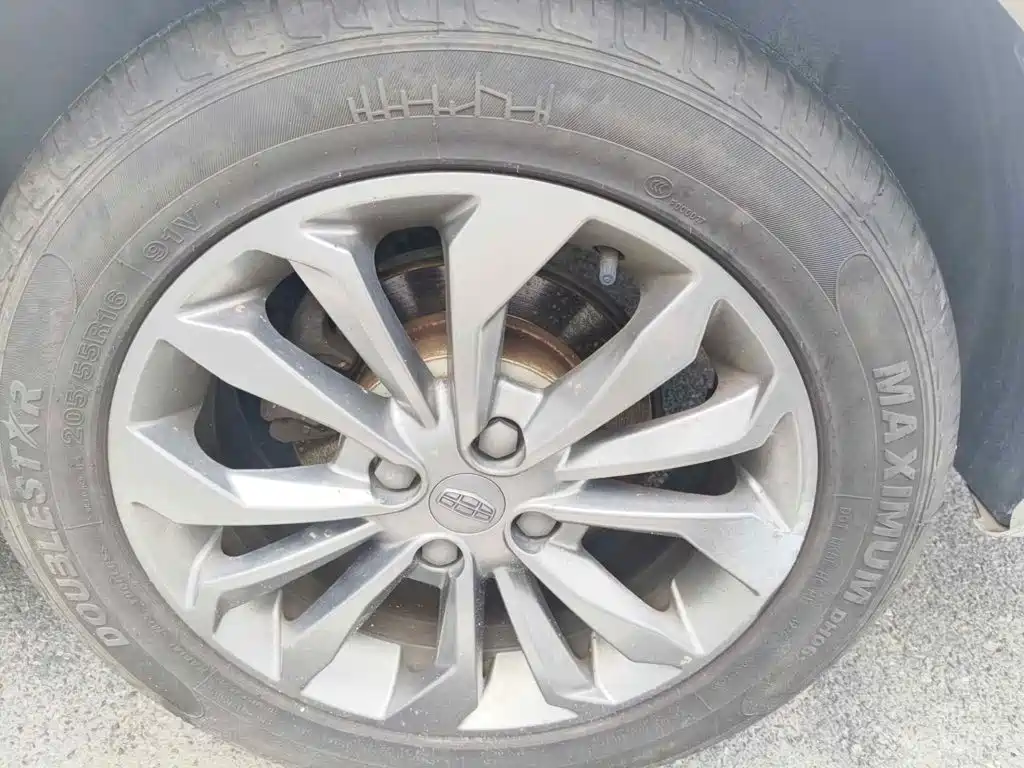 Photo 7 - Geely Vision