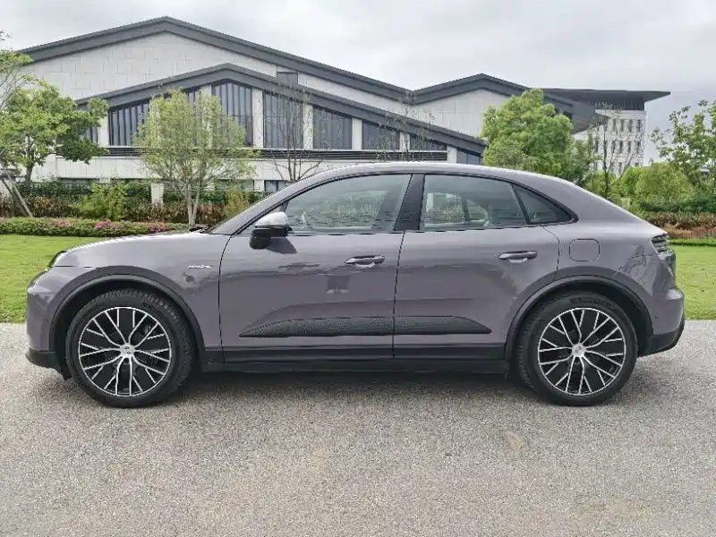 PORSCHE MACAN NEW ENERGY