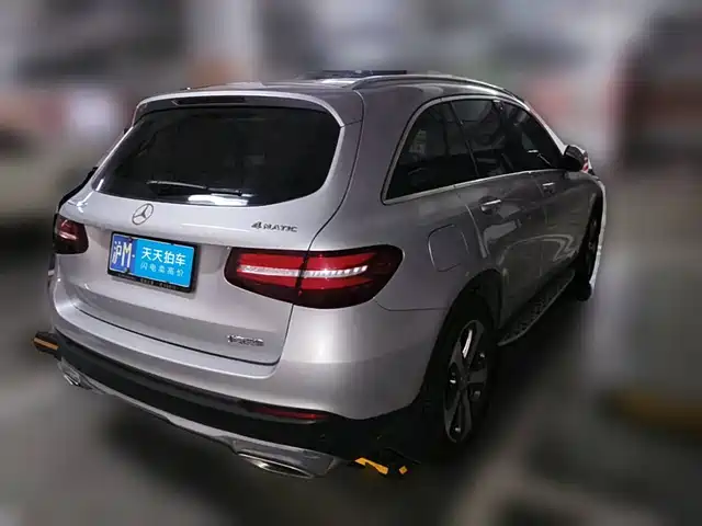 Mercedes-Benz GLC 2016 GLC 260 4MATIC Luxury — фото 2
