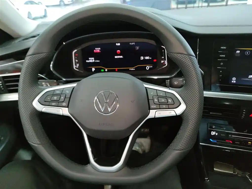 Volkswagen Passat 2025 Outstanding 380TSI Dragon Soaring Edition фото 11