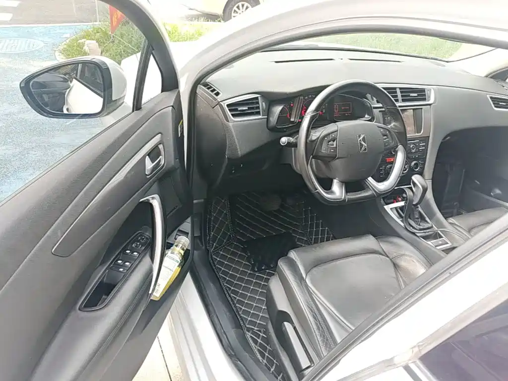 DS 5LS 2016 2015 1.6T Elegance THP160