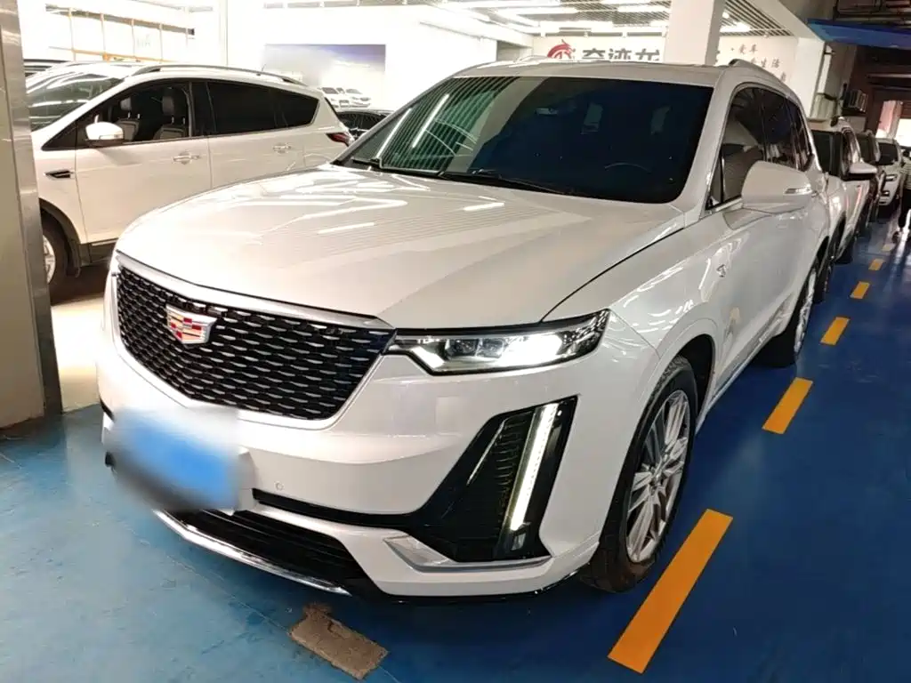Фото 2 - Cadillac XT6
