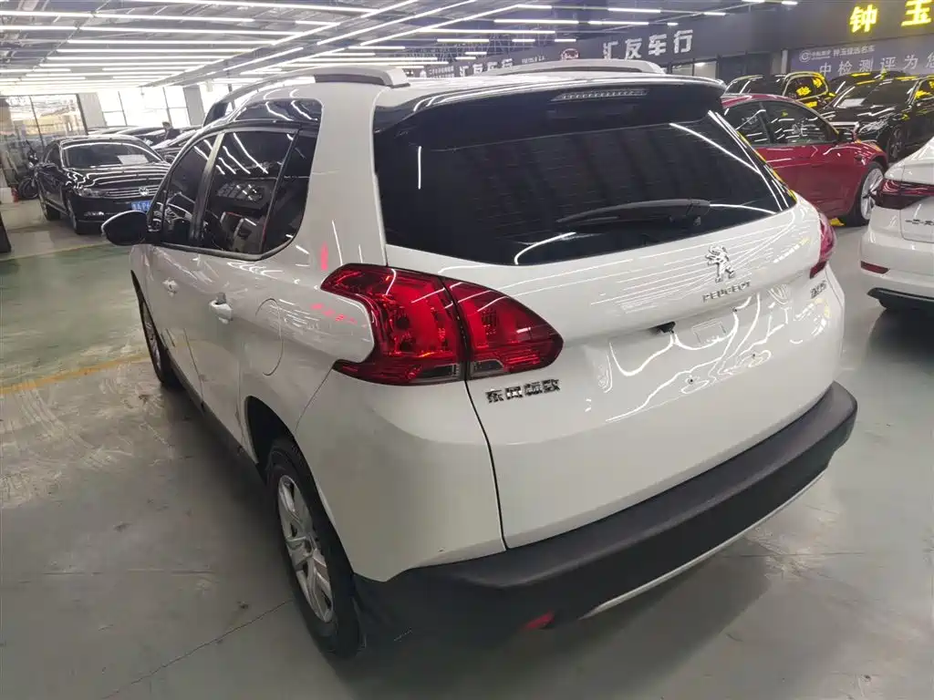 Peugeot 2008 2014 1.6L Automatic Trend Edition фото 5