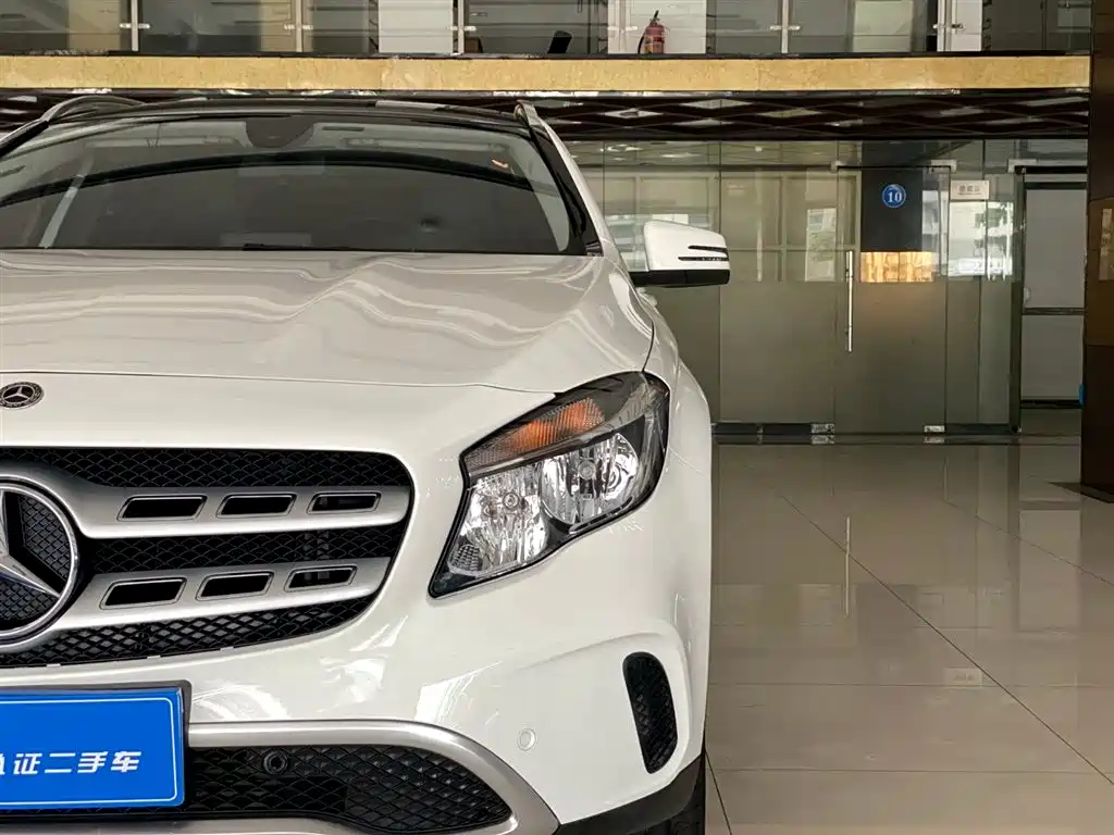 Mercedes-Benz GLA 2017 GLA 200 Dynamic фото 8