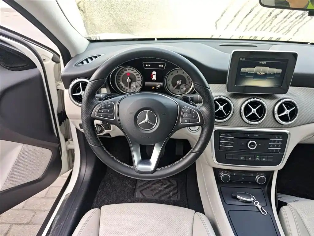 Mercedes-Benz GLA 2016 GLA 200 Dynamic фото 11