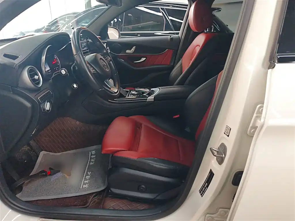 Mercedes-Benz GLC Coupe 2018 GLC 200 4MATIC Coupe SUV фото 11