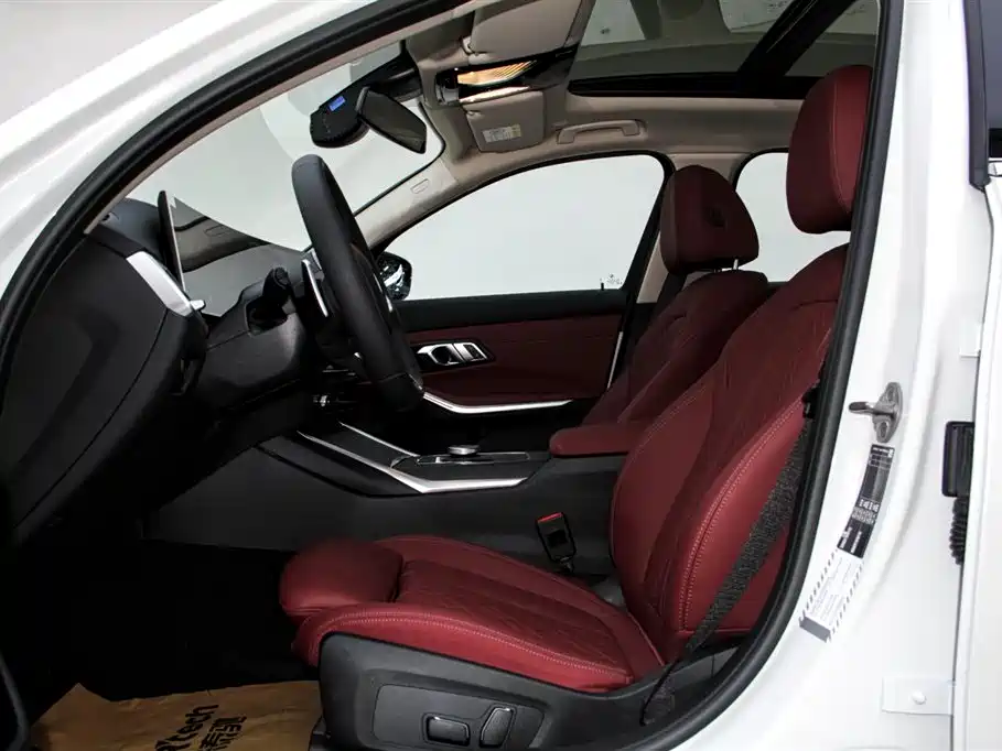 BMW 3 Series 2025 325Li M Sport Package фото 24