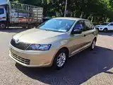Фото 1 - Škoda Rapid