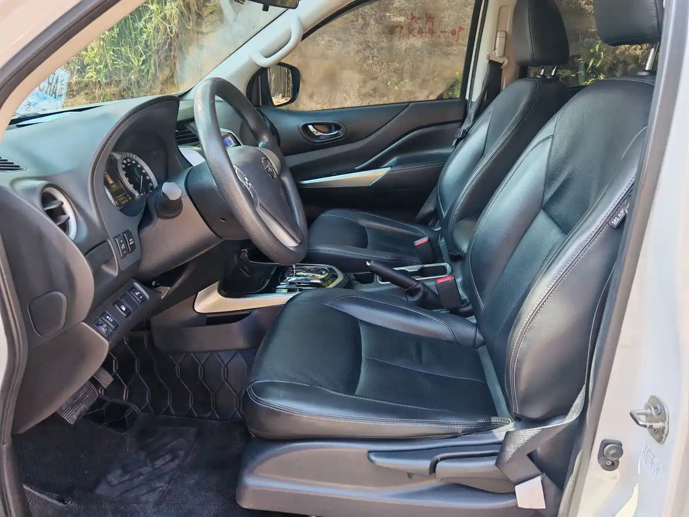 Nissan Terra 2020 2020 2.5L XL Upper 4WD Automatic Luxury Edition