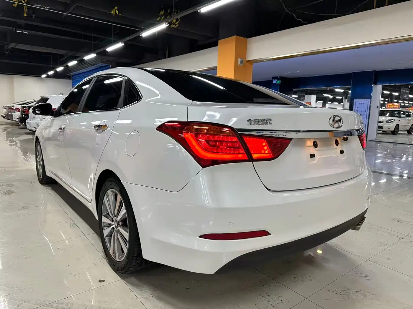 Hyundai Mistra 2014 1.8L Auto Premium DLX фото 8