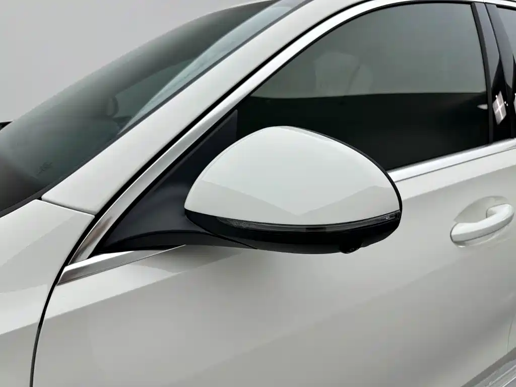 Фото 23 - Mercedes-Benz C-Class