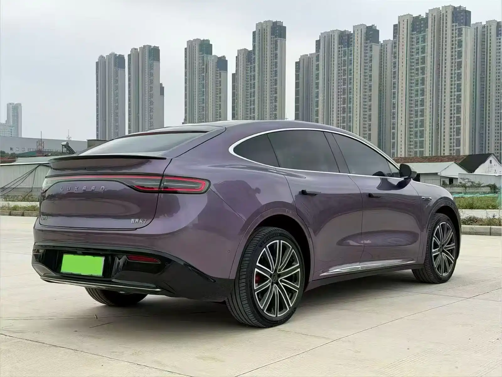 Фото 9 - Zhijie Luxeed R7