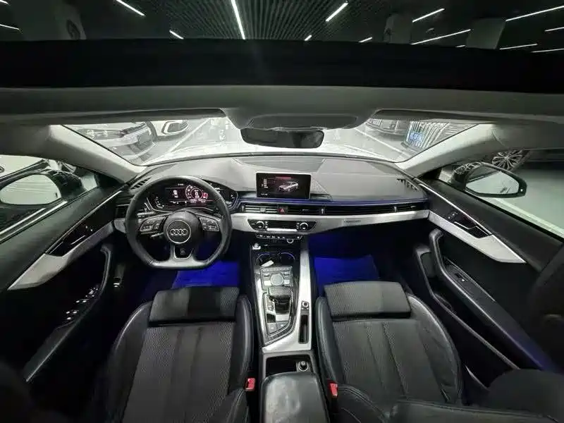 Photo 6 - Audi A4L