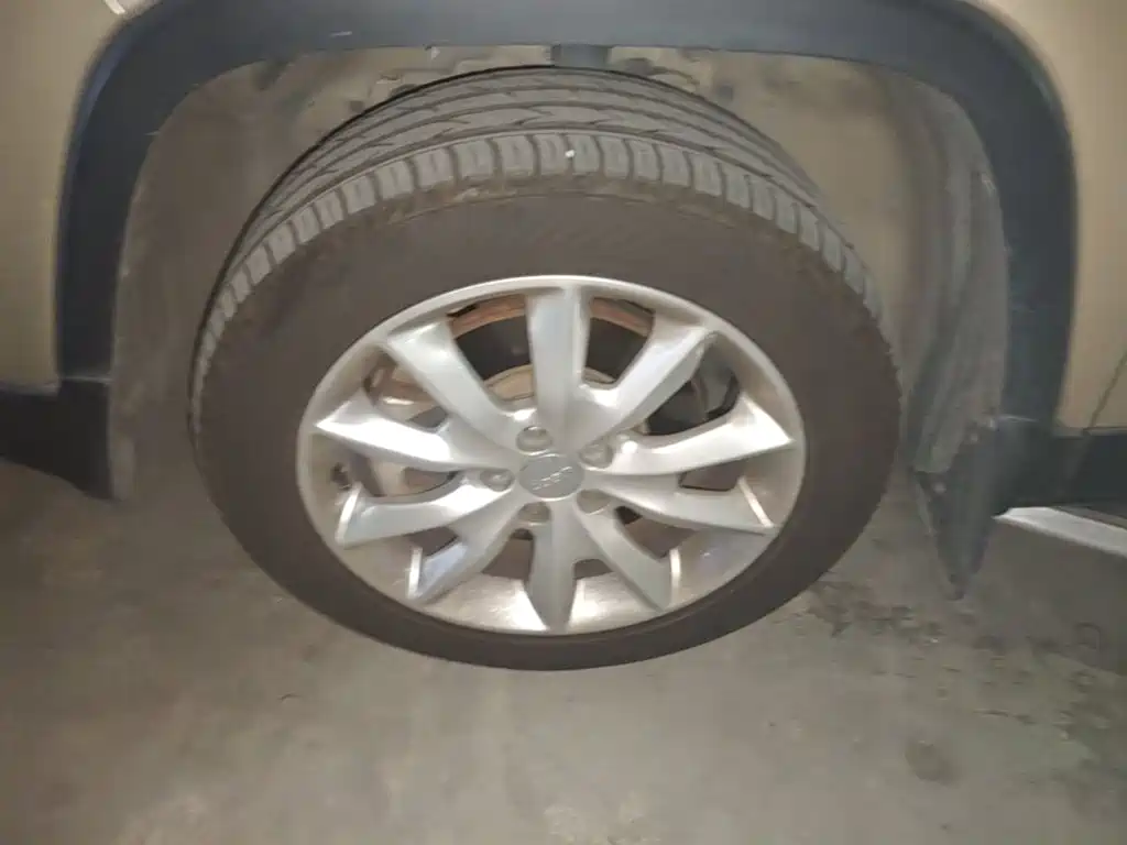 Jeep Cherokee (Import) 2015 2014 2.4L Luxury
