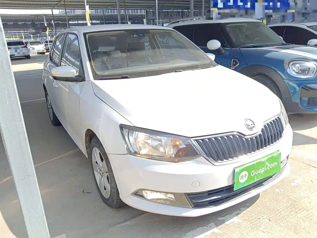 Škoda Fabia 2015 1.6L Automatic Innovation Edition фото 4