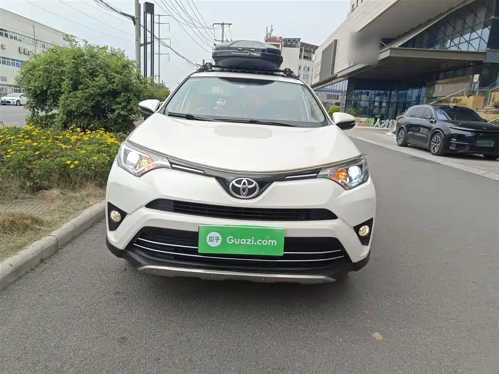 Toyota RAV4 Rongfang 2016 2.0L CVT 2WD Urban (China V) фото 3