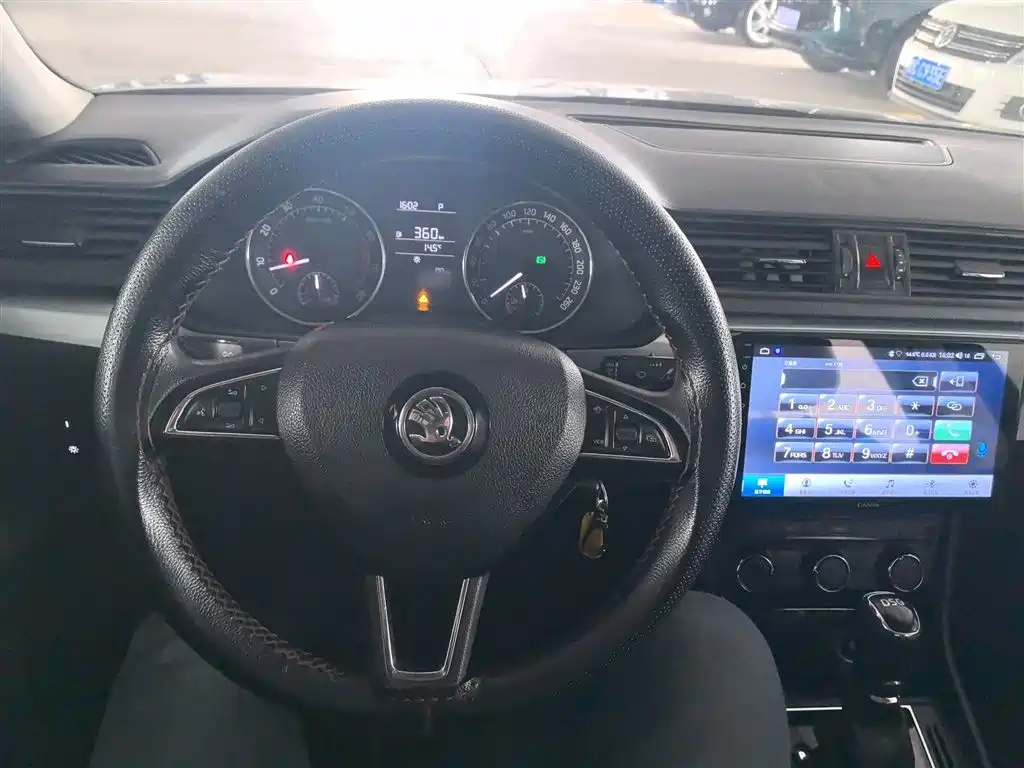 Škoda Superb 2016 TSI330 DSG Pioneer Edition фото 10
