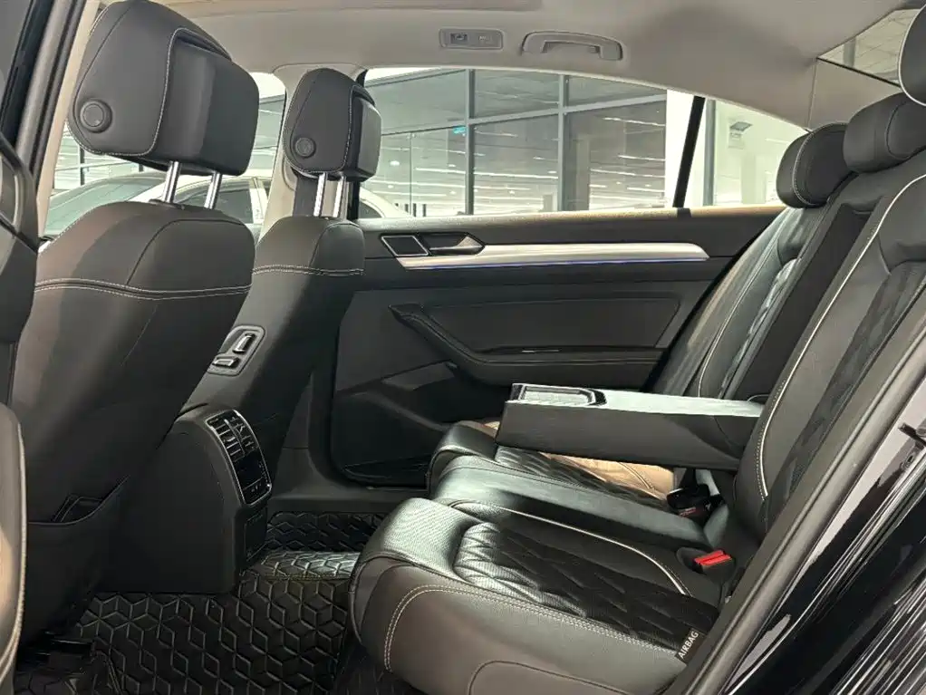 Volkswagen Magotan GTE Plug-in Hybrid 2022 GTE Luxury фото 7