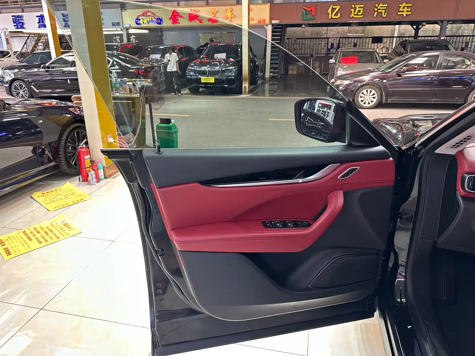 Фото 7 - Maserati Levante