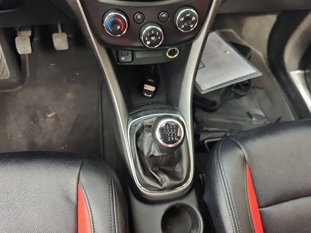 Chevrolet Trax 2017 1.4T Manual 2WD Comfort фото 7