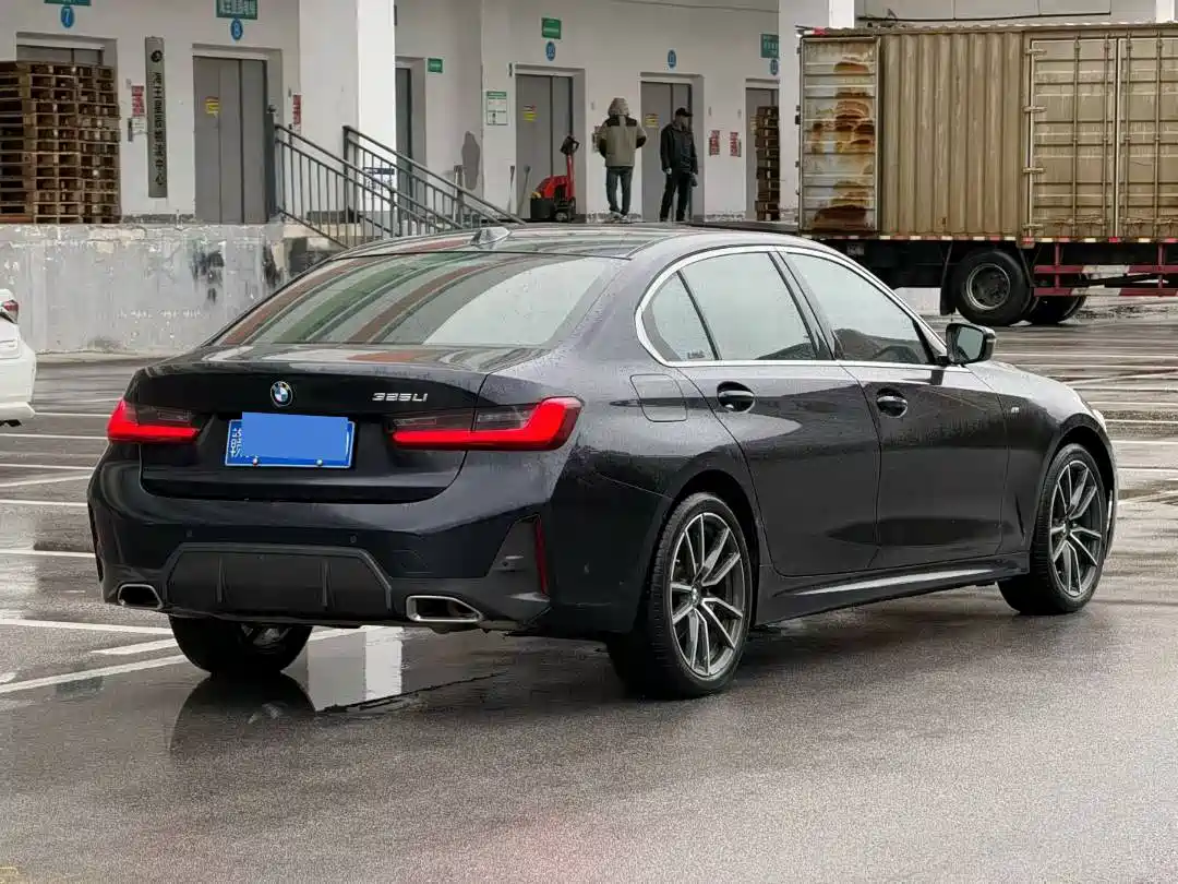 BMW 3 Series 2023 325Li M Sport Package фото 6