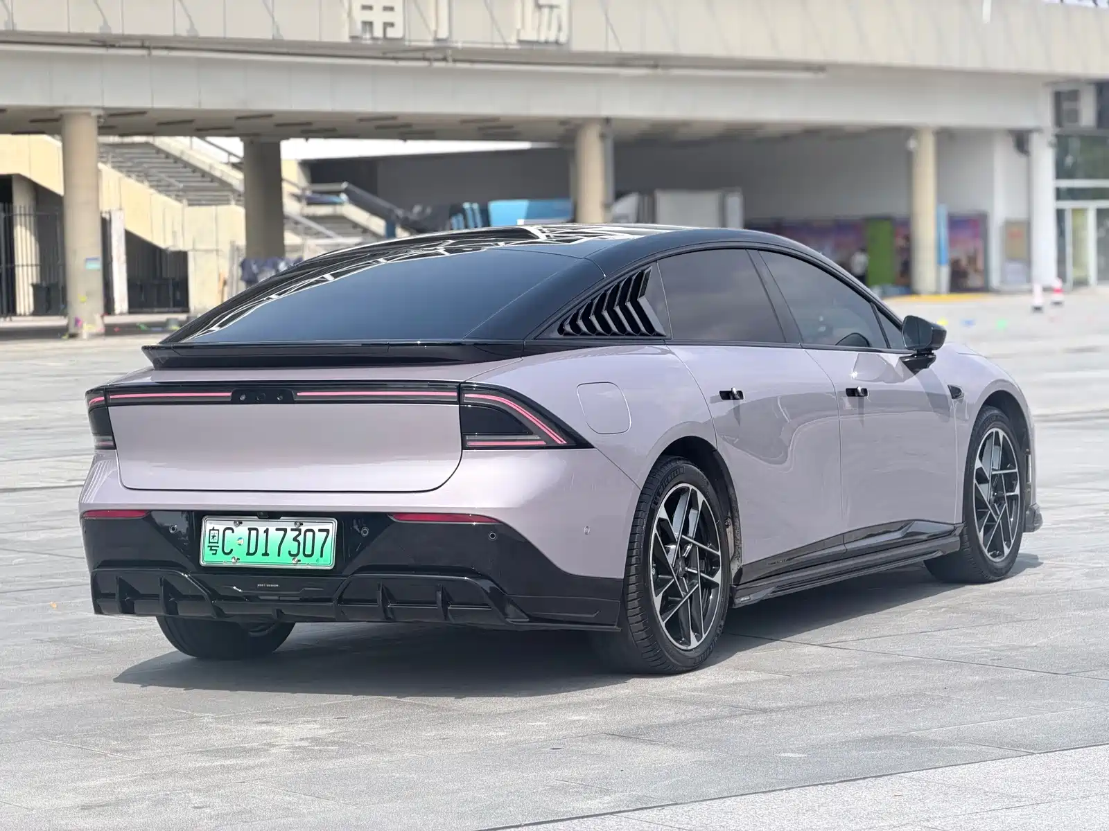 Фото 7 - XPeng P7+